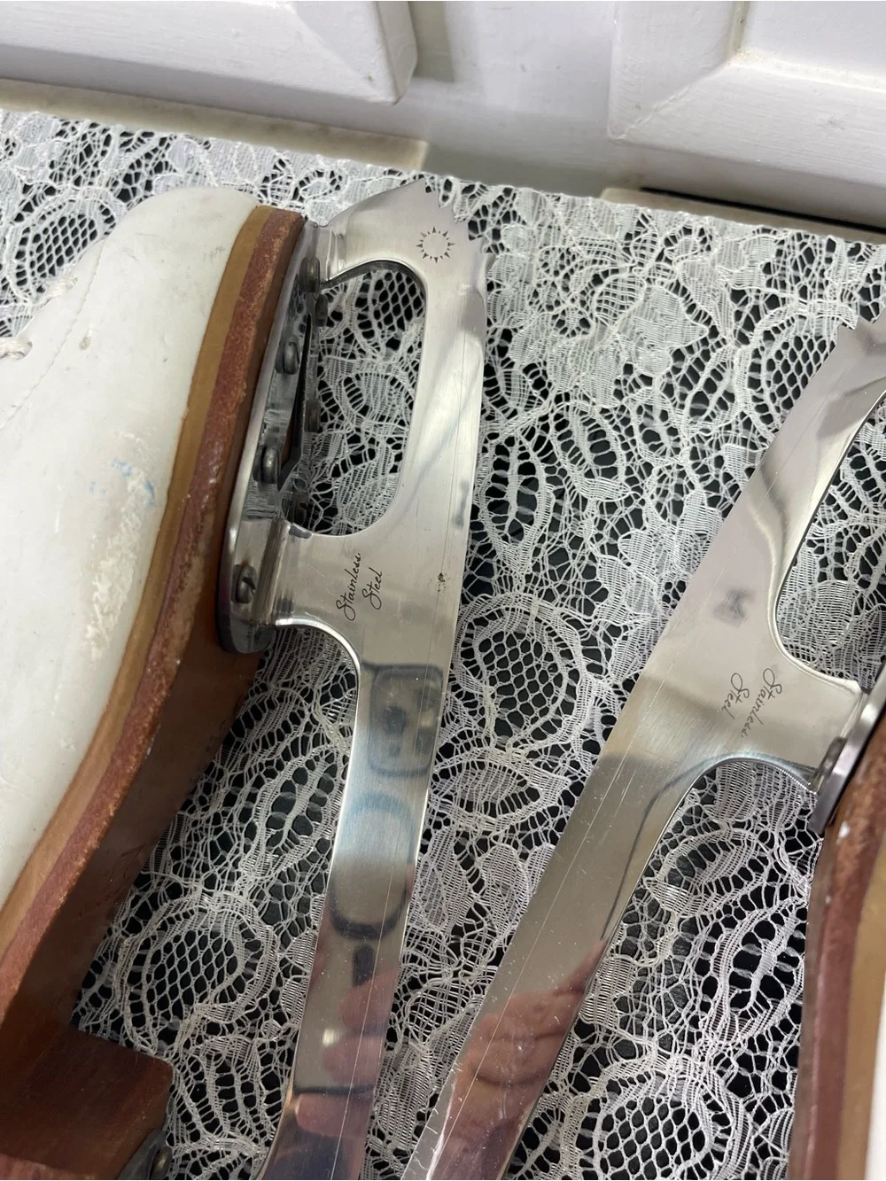Riedell 223 Stride White Figure Skates Size 4.5 M Wilson Excel Blades US Made